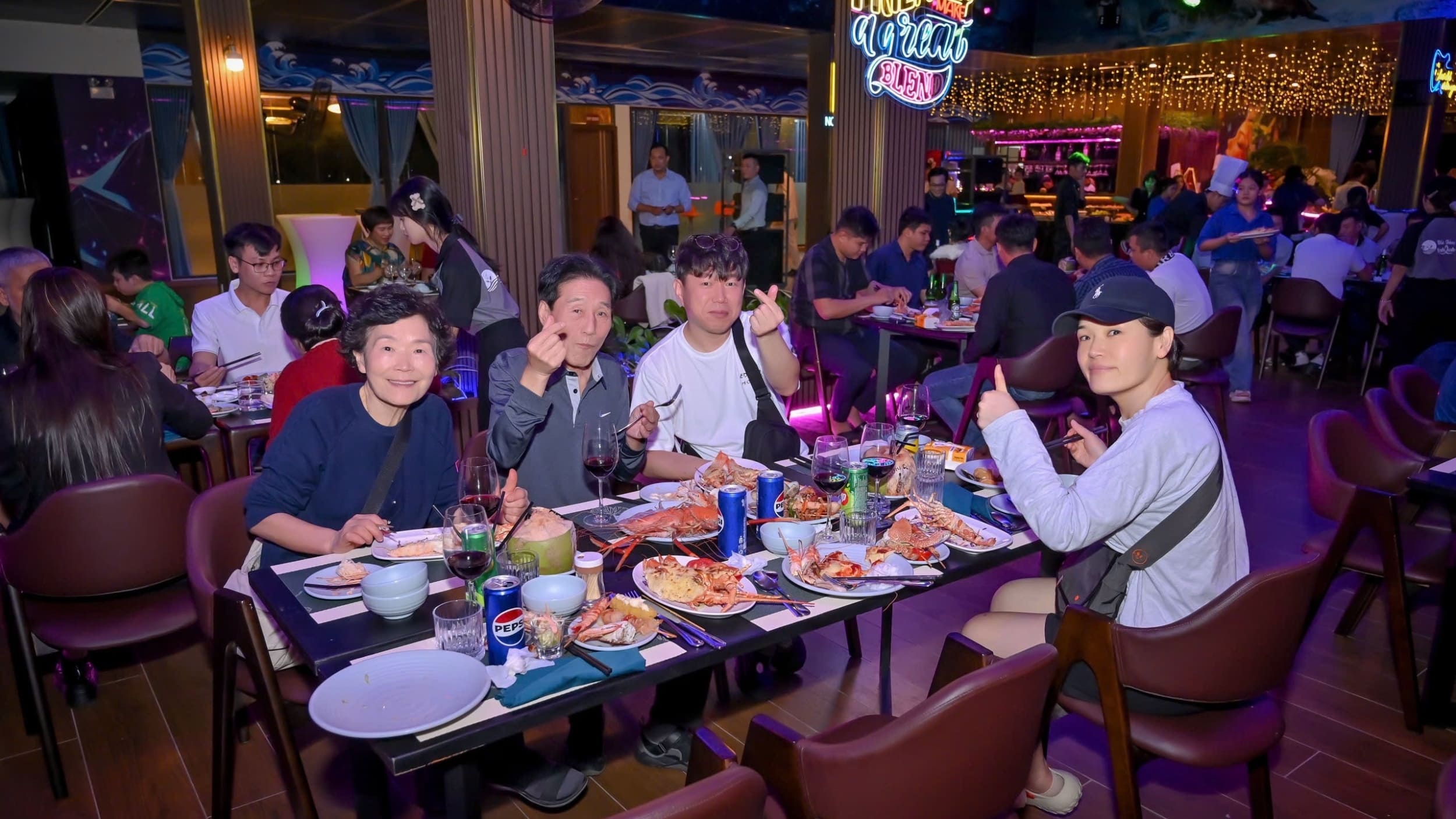 Quán ăn gần sân bay Cam Ranh Nhà Hàng Cơm Niêu Vịnh Xanh