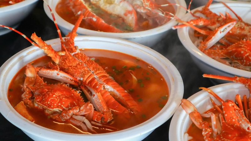Bánh canh tôm hùm trong lịch trình ẩm thực Cam Ranh