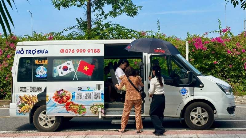 Xe đưa đón miễn phí của nhà hàng Cơm Niêu Vịnh Xanh